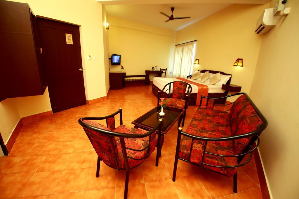 Michaels Inn Thekkady Kültér fotó
